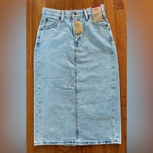 Levi's Light Blue High-Rise back slit Denim Skirt size 26